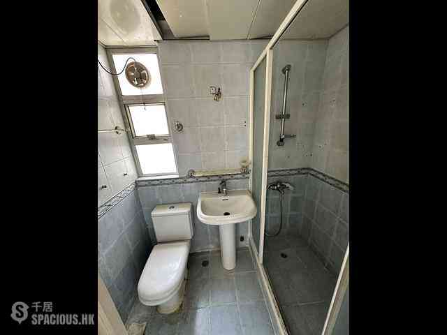 Tai Kok Tsui - Fu Tor Loy Sun Chuen Stage 2 Fu Lai Building (Block 1) 05