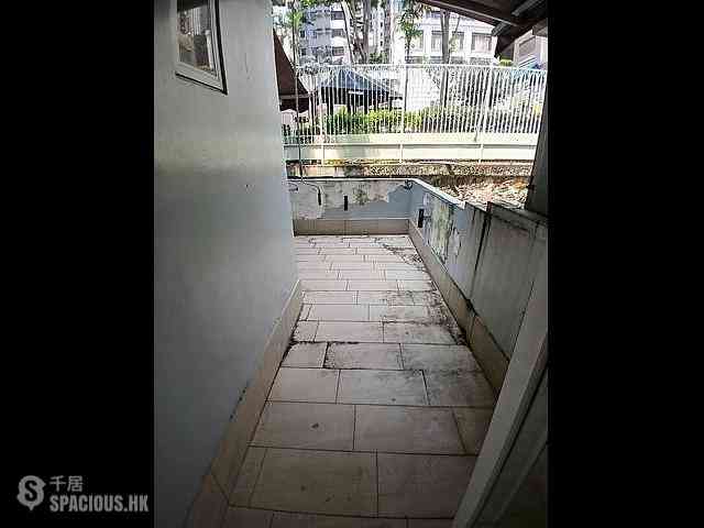 Soho - Kwan Fat Building (House) 02