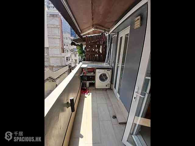 Soho - Kwan Fat Building (House) 09