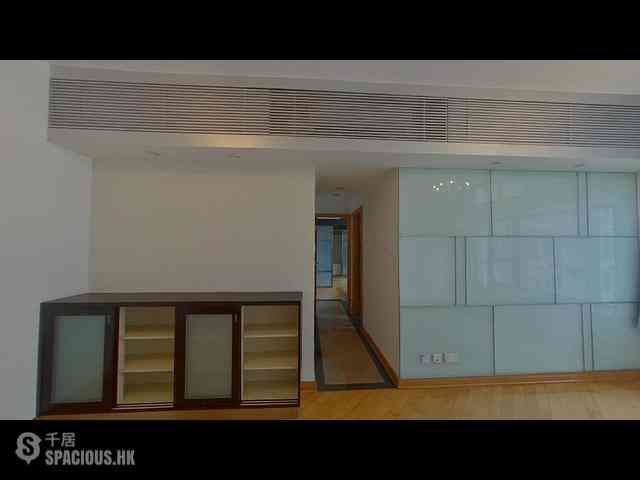 Fortress Hill - Le Sommet Block 1 01