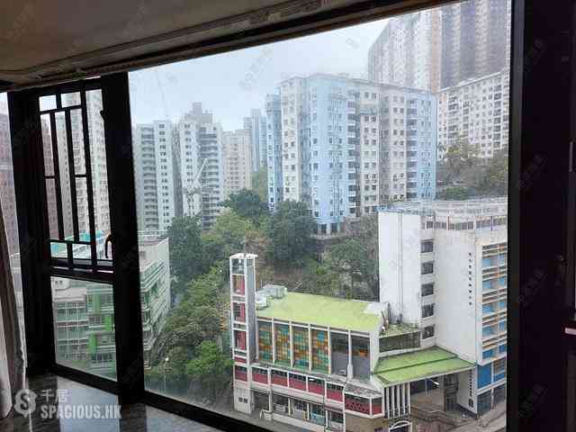 Fortress Hill - Le Sommet Block 1 02