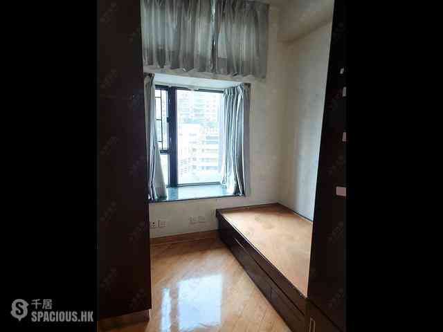 Fortress Hill - Le Sommet Block 1 05