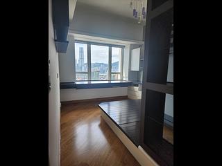 Tai Kok Tsui - Harbour Green Tower 1 02