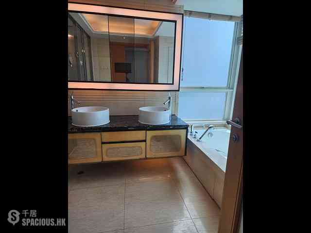 Tai Kok Tsui - Harbour Green Tower 1 14