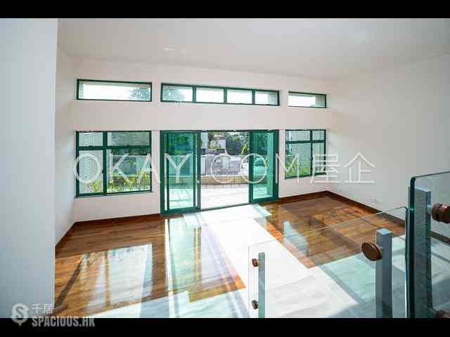 Clear Water Bay - Little Palm Villa 02
