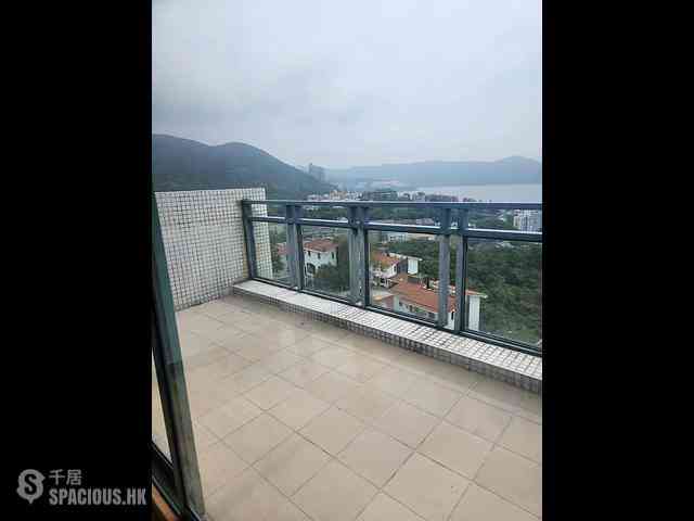 Chung Hom Kok - Cape Court 02