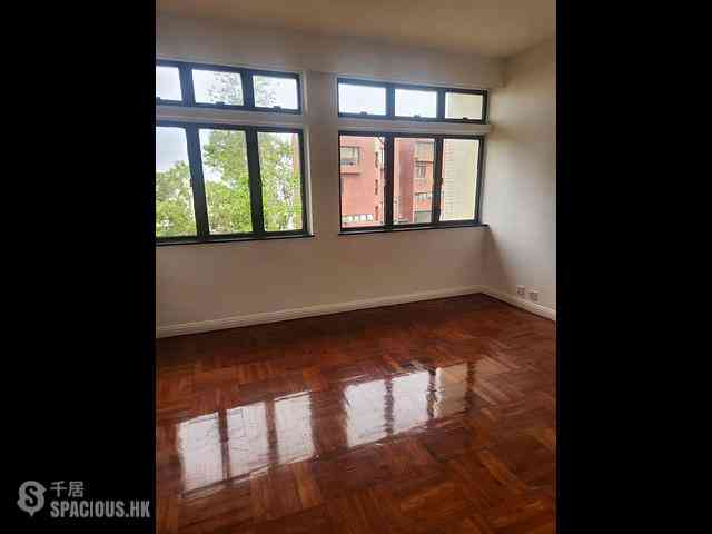 Chung Hom Kok - Cape Court 08