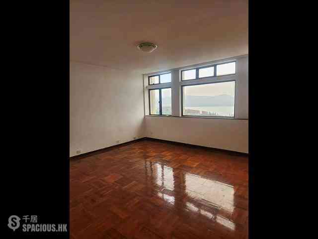 Chung Hom Kok - Cape Court 09