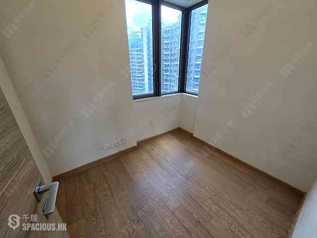 Pak Shek Kok - Solaria Tower 3 05