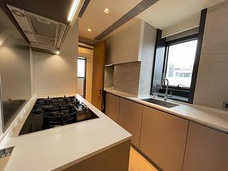Chung Hom Kok - City Icon Block 1 04