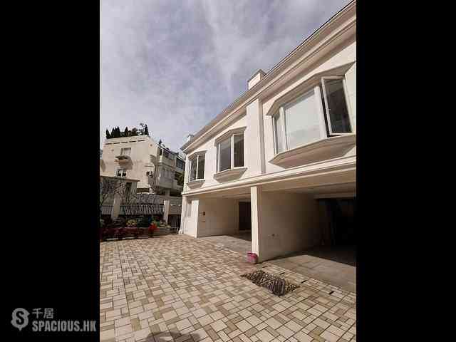 Chung Hom Kok - Magnolia (The Crown Villas) 02