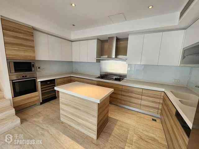Chung Hom Kok - Magnolia (The Crown Villas) 04