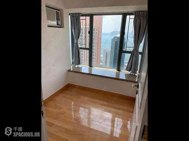 Sheung Wan - Queen's Terrace Block 2 04