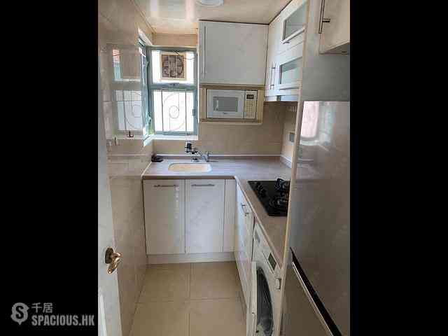 Sheung Wan - Queen's Terrace Block 2 07