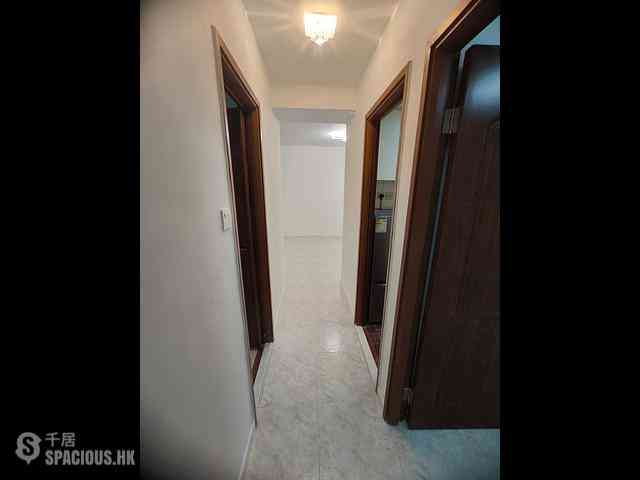 Chai Wan - Greenwood Terrace Block 4 03