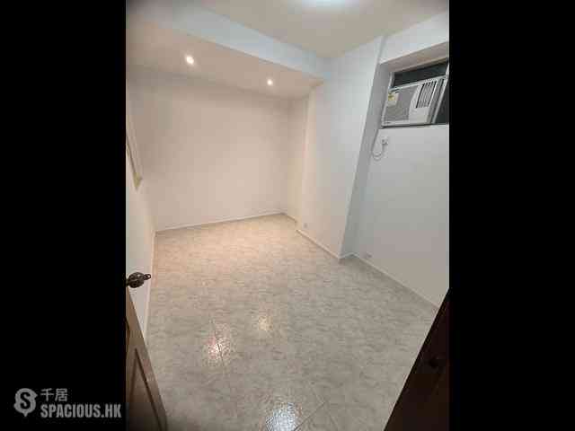 Chai Wan - Greenwood Terrace Block 4 06