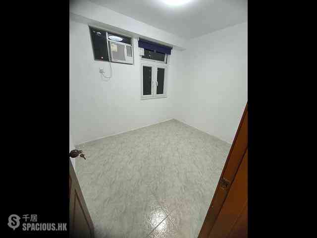Chai Wan - Greenwood Terrace Block 4 08