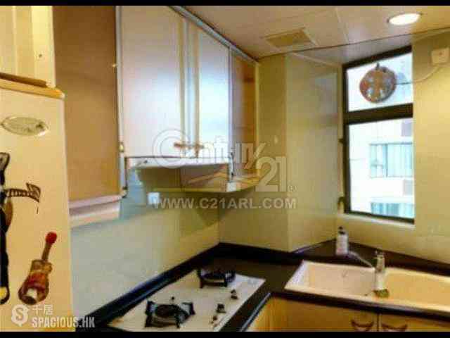 Siu Sai Wan - Island Resort Block 5 02