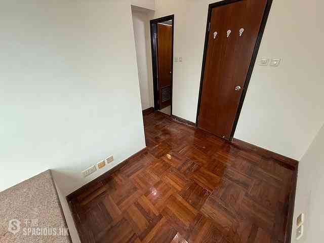 Mong Kok - Flourish Mansion 06