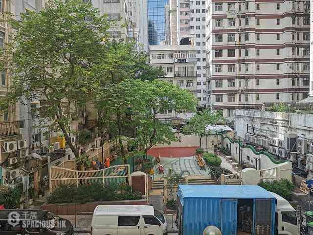 Wan Chai - Luen Lee Building 04