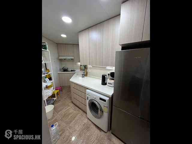 West Kowloon - Sorrento Phase 1 Block 6 08