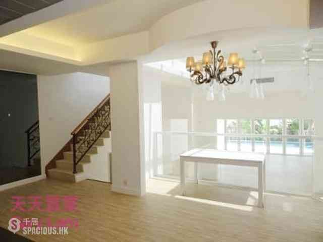 Clear Water Bay - Golden Lake Villa 02