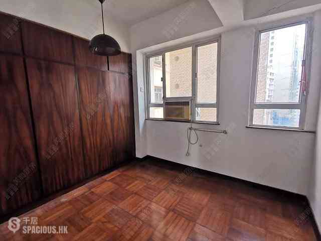 Wan Chai - Pao Woo Mansion 04