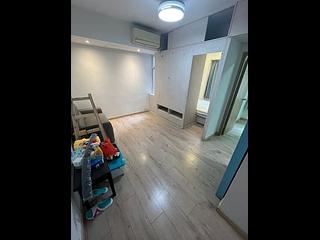 Shek Tong Tsui - Chong Yip Centre Block B 05