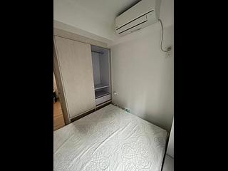 Shek Tong Tsui - Chong Yip Centre Block B 08