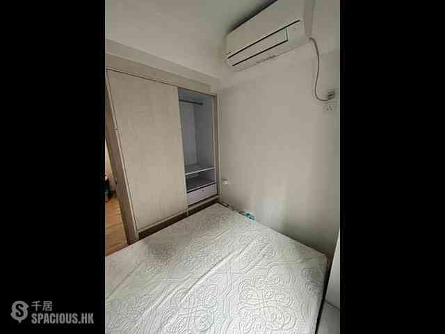 Shek Tong Tsui - Chong Yip Centre Block B 08