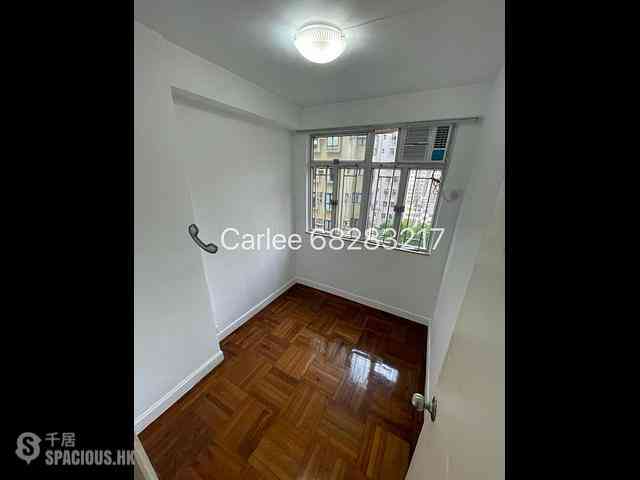 Sai Ying Pun - Fu Moon Building 01