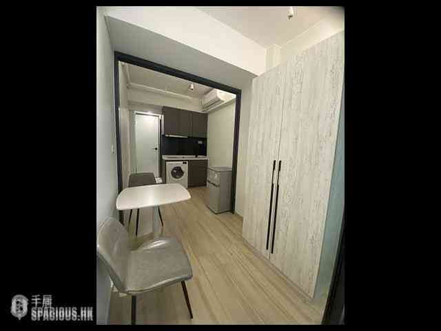 Sheung Wan - 100-102, Des Voeux Road West 08