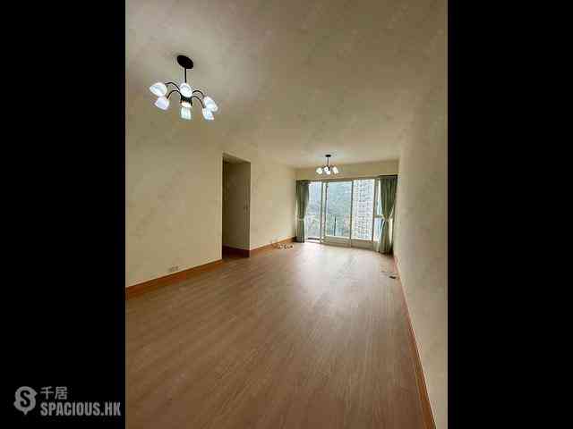 Quarry Bay - The Orchards Block 1 02