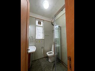 Quarry Bay - The Orchards Block 1 09
