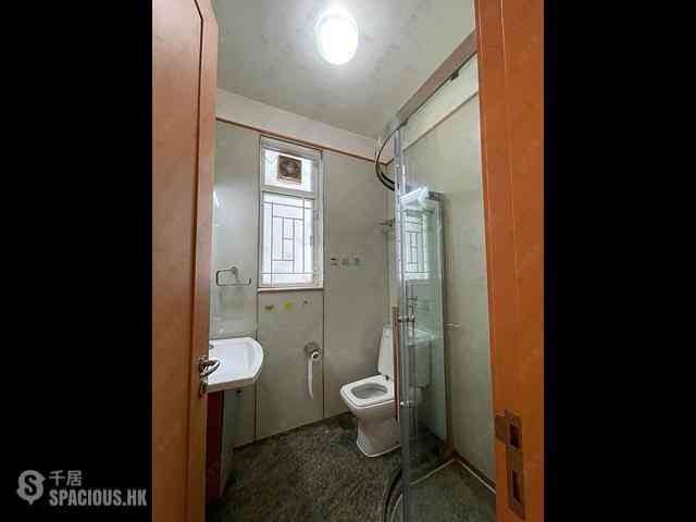 Quarry Bay - The Orchards Block 1 09