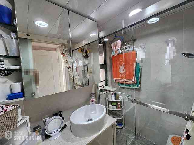 Siu Sai Wan - Island Resort Block 7 06