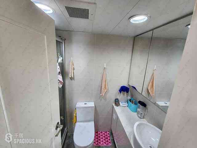 Siu Sai Wan - Island Resort Block 7 09