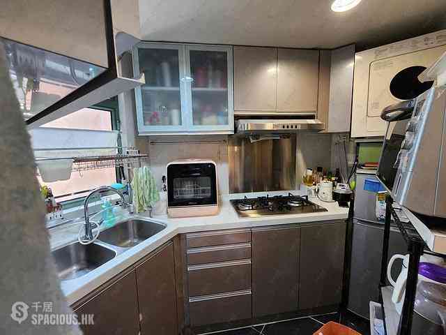 Siu Sai Wan - Island Resort Block 7 12