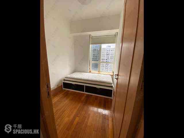Quarry Bay - The Orchards Block 1 03