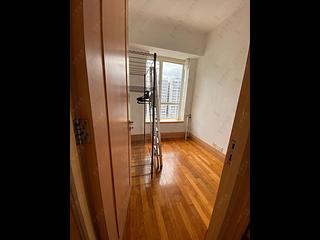 Quarry Bay - The Orchards Block 1 04