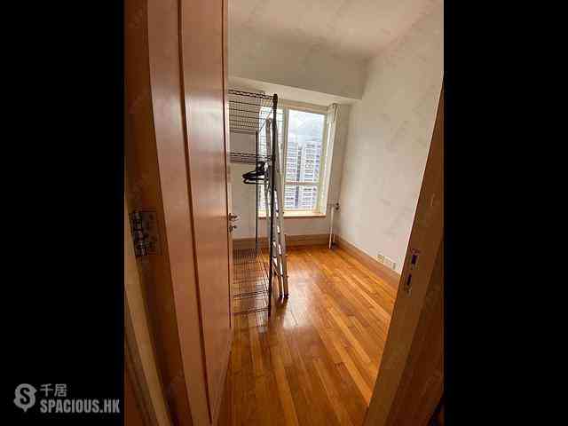 Quarry Bay - The Orchards Block 1 04