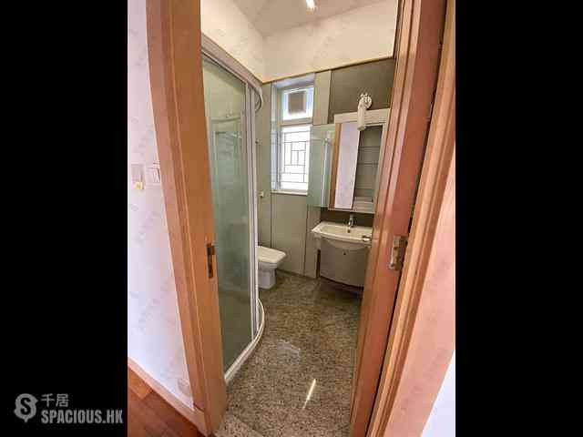 Quarry Bay - The Orchards Block 1 07
