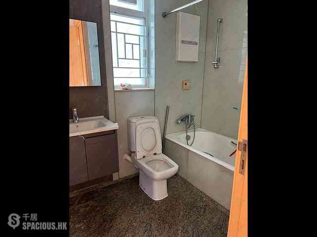 Quarry Bay - The Orchards Block 1 10