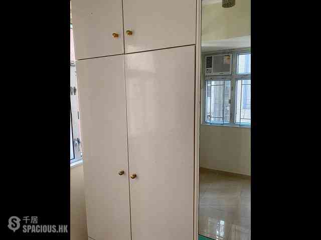Wan Chai - King Tao Building 03