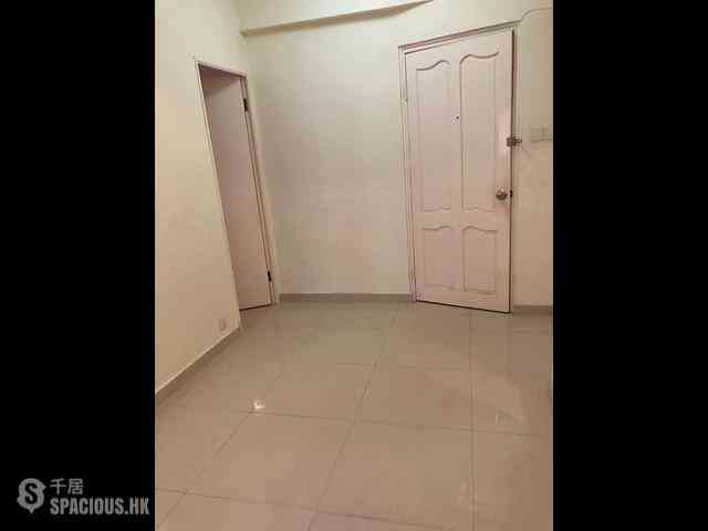 Wan Chai - King Tao Building 05