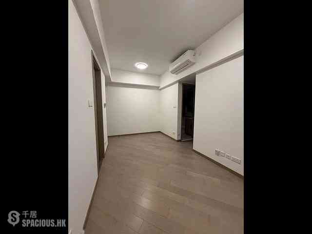 Kai Tak - Upper Riverbank Mansion E 02