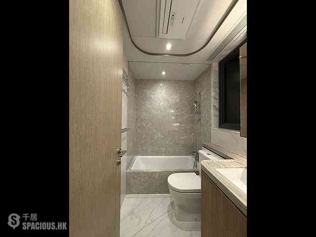 Kai Tak - Upper Riverbank Mansion E 05