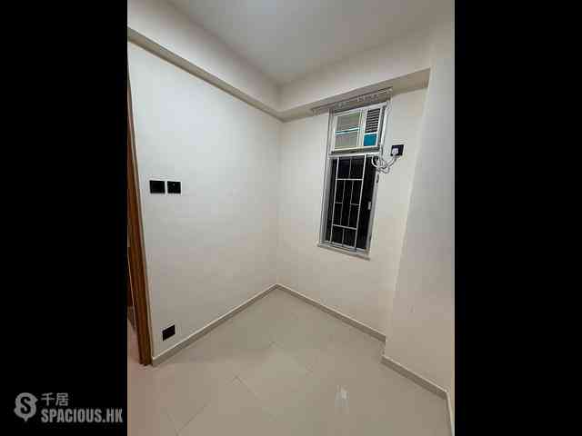 Sai Wan Ho - Sun Sing Centre 09