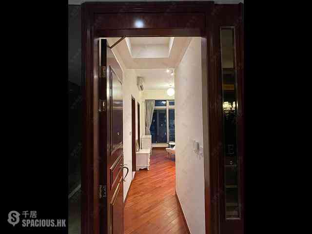 Wan Chai - The Avenue Phase 2 Block 1 02