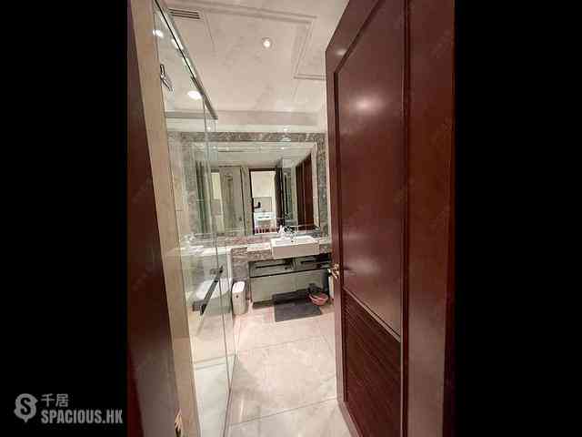 Wan Chai - The Avenue Phase 2 Block 1 03